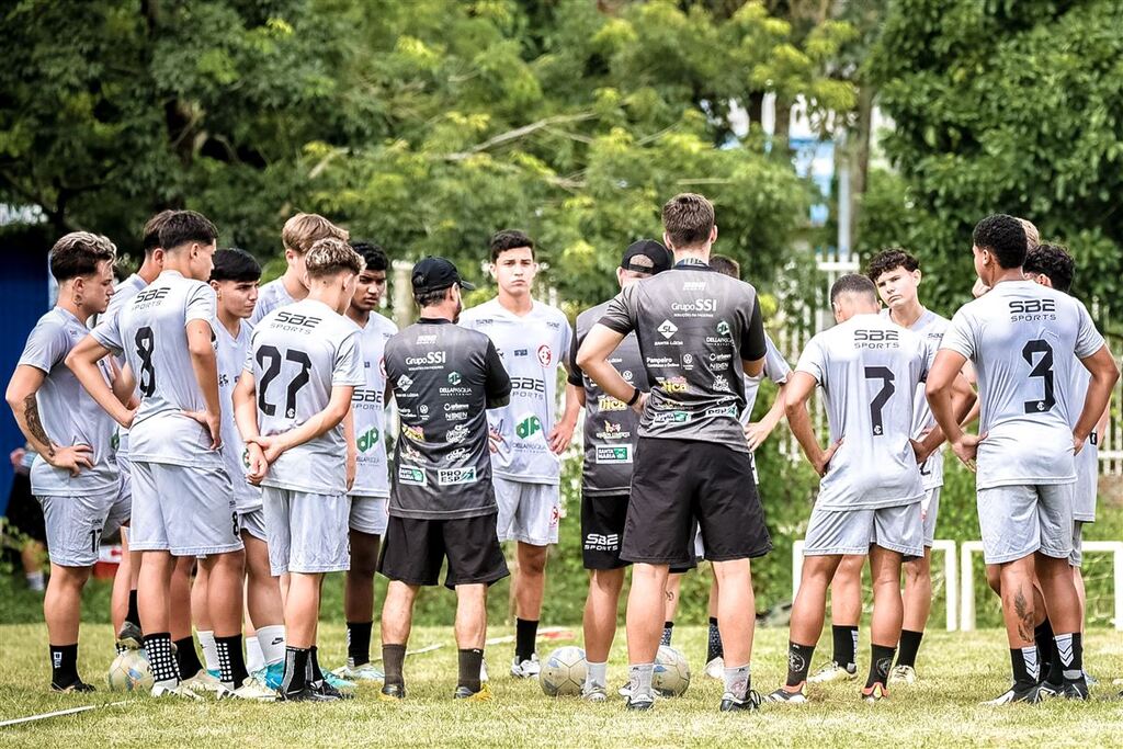 Sub-17 do Inter-SM defende os 100% diante do Sulbrasil neste sábado na Baixada