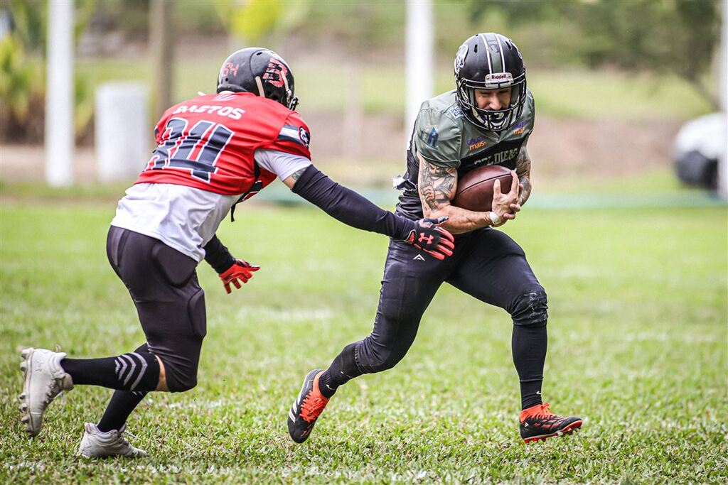 título imagem Soldiers vence o Bears e se encaminha para decidir título do Gauchão de Futebol Americano contra o Bravos