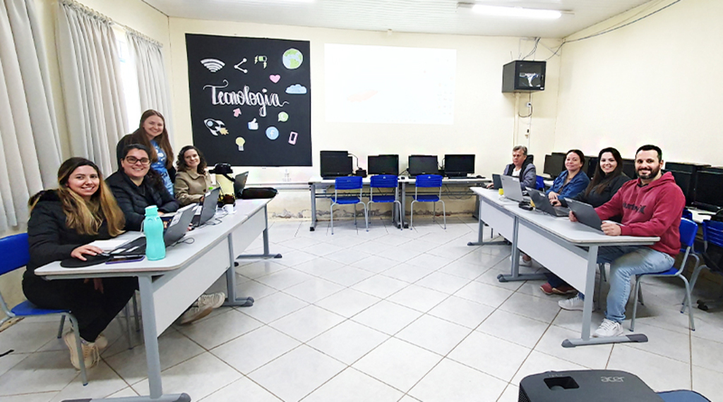 Secretaria da Educação inicia formação e entrega impressoras 3D para escolas da rede municipal de Capinzal