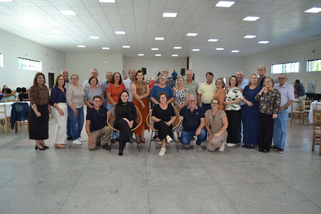 Dança, amor e companheirismo marcam inicio das atividades da terceira idade de Timbé do Sul