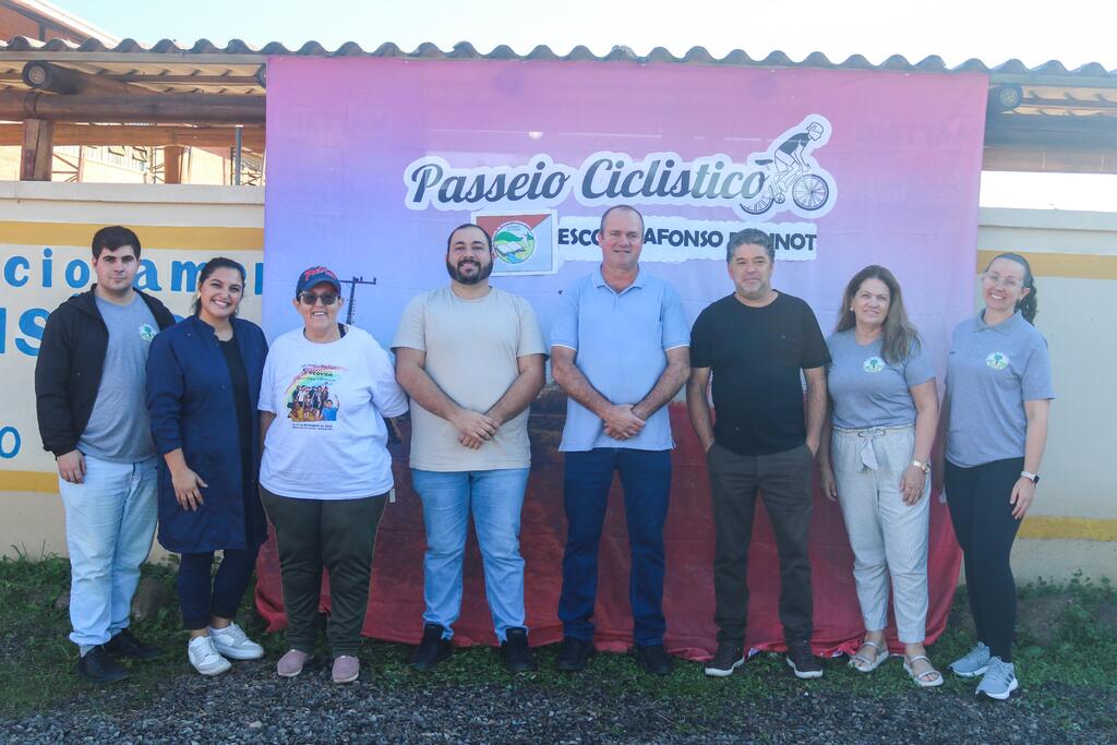 EMEF AFONSO BEDINOT REALIZOU O 1º PASSEIO  CICLÍSTICO COM INTEGRAÇÃO E CELEBRAÇÃO DA FAMÍLIA EM MAMPITUBA