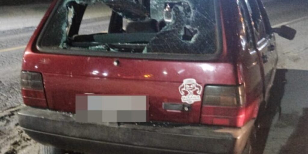 Homem embriagado é flagrado destruindo veículo em Ituporanga