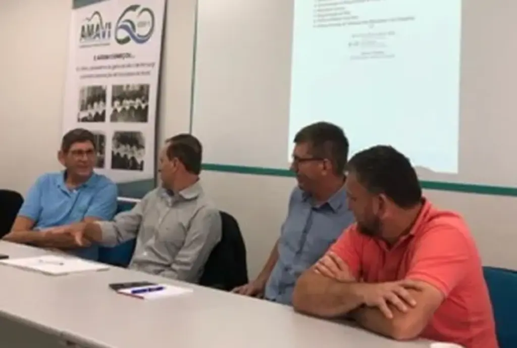 AMAVI discute desenvolvimento do setor agrícola regional