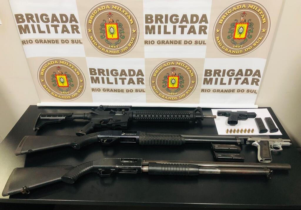 Dois homens são presos por porte ilegal de arma na zona rural