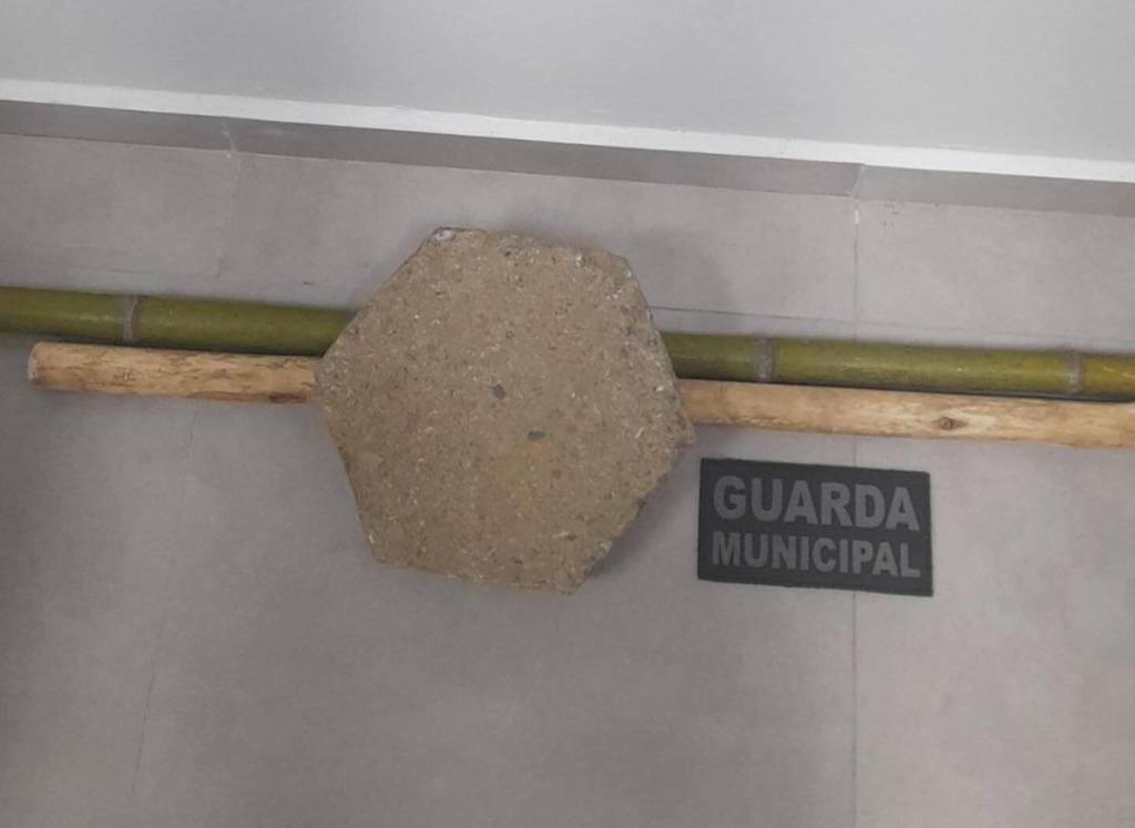 Homem é preso após agredir companheira e enteada com lajota em Rio do Sul