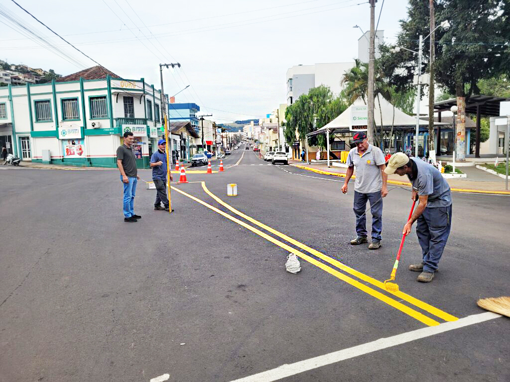 Diretoria de Urbanismo realiza melhorias na sinalização de trânsito no centro da cidade