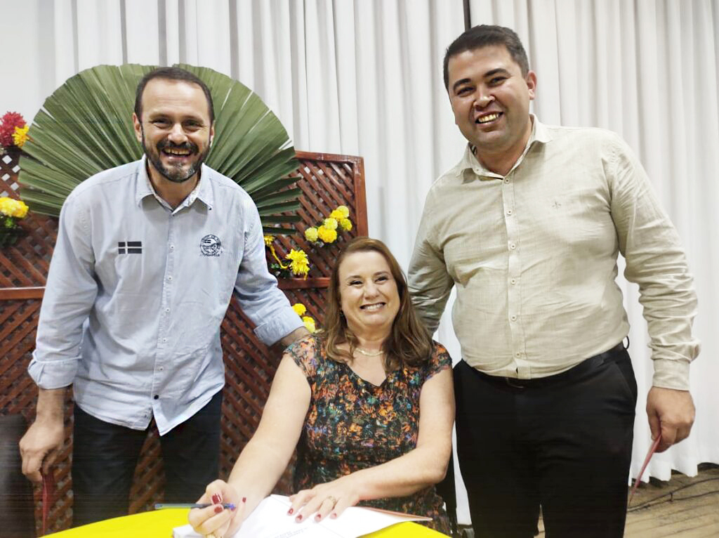 Capinzal celebra cultura e história com o lançamento do livro sobre a presença alemã no município