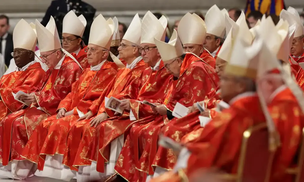 O que é o conclave e quem participa dele?