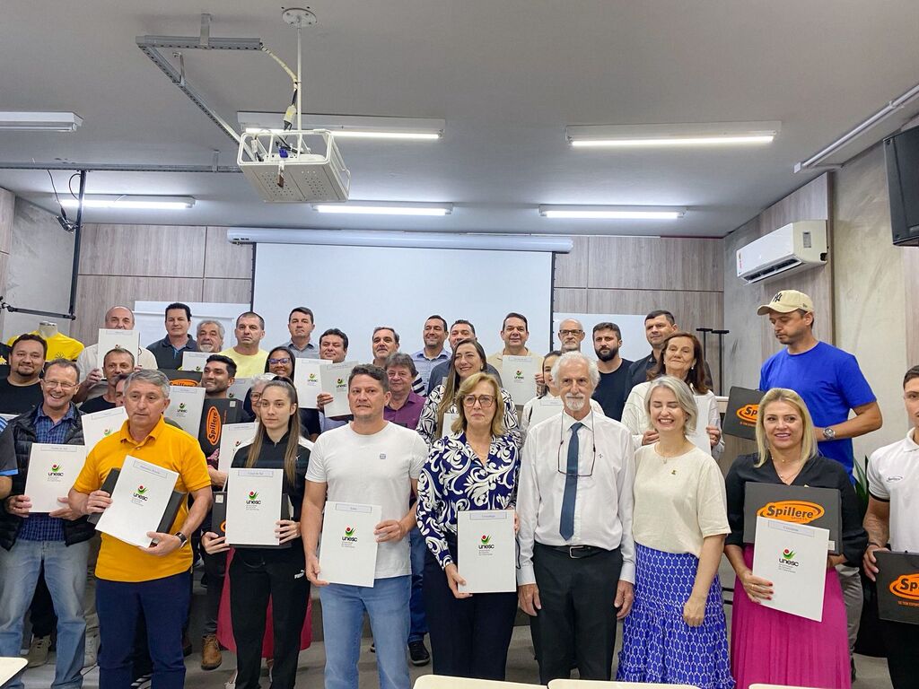 PREFEITURA DE SÃO JOÃO DO SUL ASSINA CONTRATO COM O PROJETO TIGRINHOS DO CRICIÚMA E.C