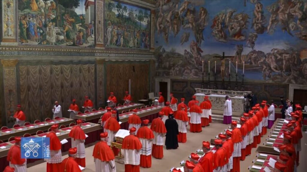 Imagem Artigo Geral No primeiro dia de conclave, cardeais não chegam a um consenso