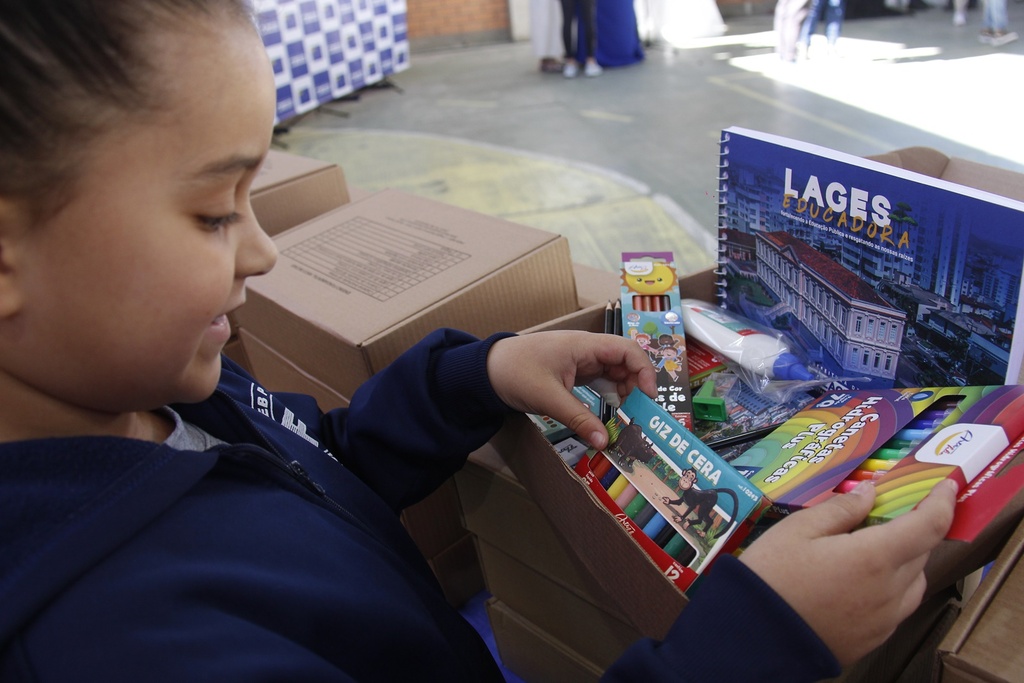 Imagem Artigo Geral 15 mil kits de material escolar serão entregues em Lages