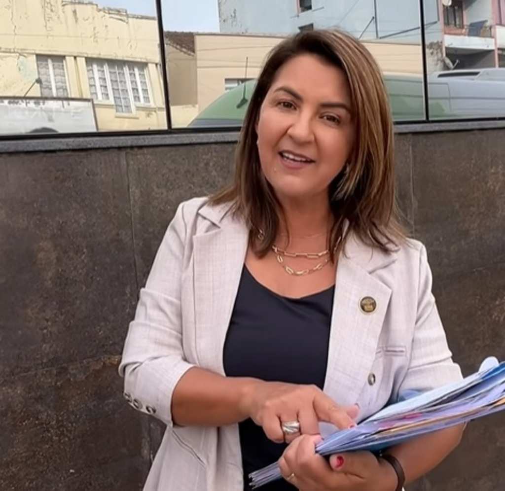 Correia Pinto: prefeita Lucia Ortiz garante R$ 16 milhões com o governador Jorginho Mello