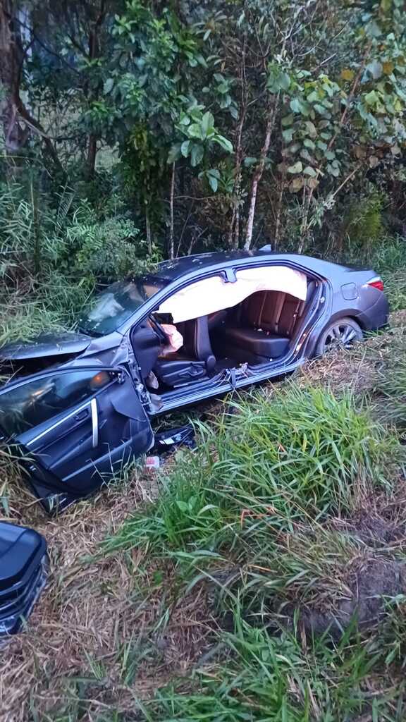Riocampense é socorrida após saída de pista na SC-350, em Taió