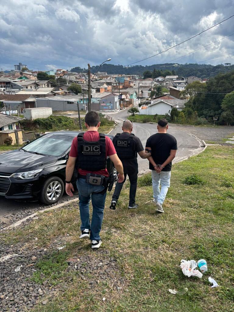 DIC de Lages prende suspeito de homicídio no bairro Petrópolis em Lages