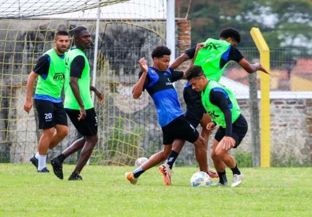 Bagé próximo da estreia na Segundona