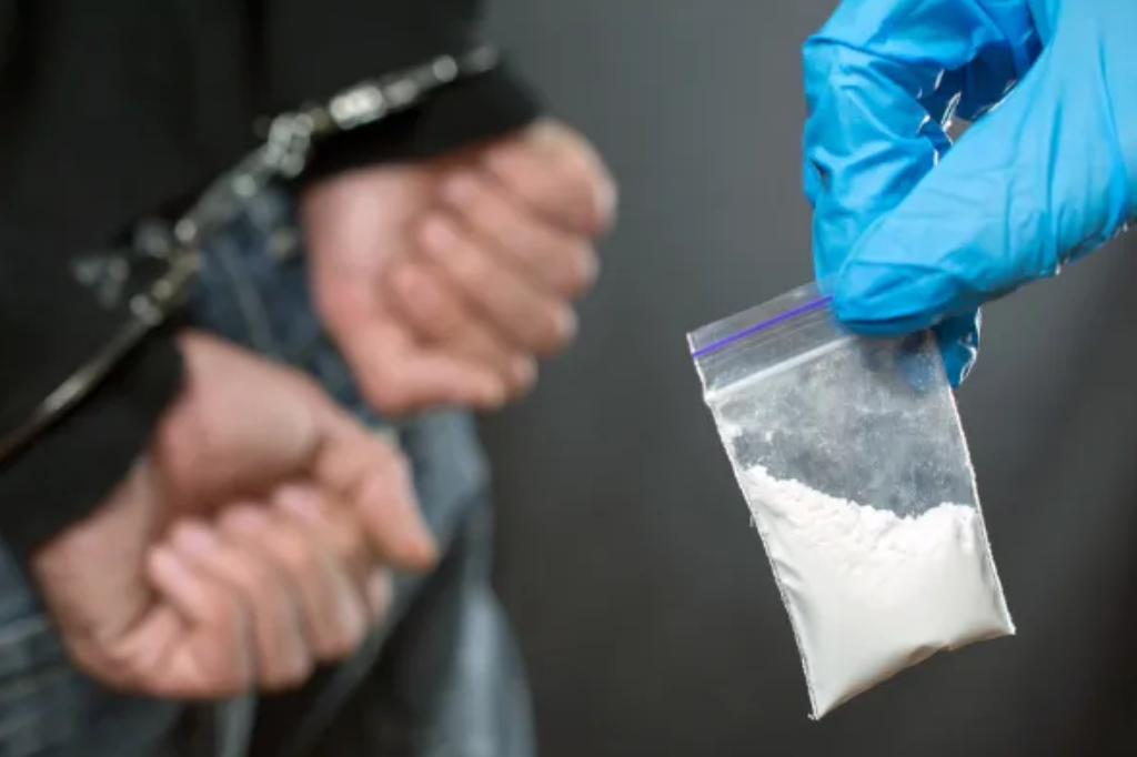 Imagem: Shutterstock - Polícia Militar prende dois homens por tráfico de drogas em Araçatuba