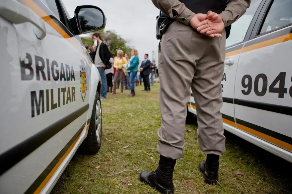 Brigada Militar fiscaliza bares e empórios