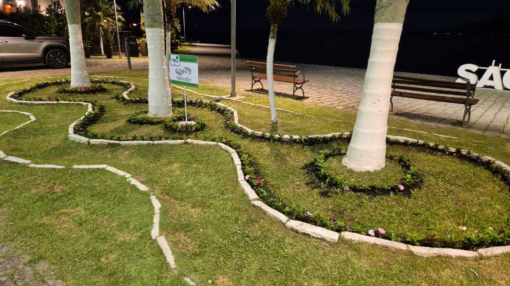 Empresários de São Francisco do Sul participam do  Programa “Adote uma Praça” 15 espaços públicos da cidade já foram revitalizados