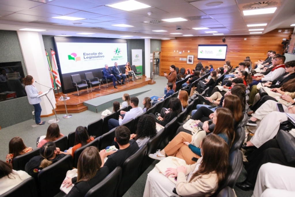 Estágio Visita recebe 80 universitários na Assembleia Legislativa