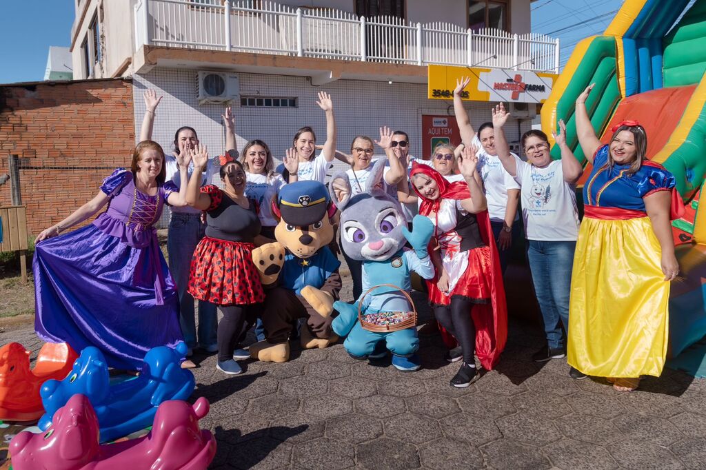 PREVENÇÃO E DIVERSÃO NO DIA D DA VACINAÇÃO EM PASSO DE TORRES