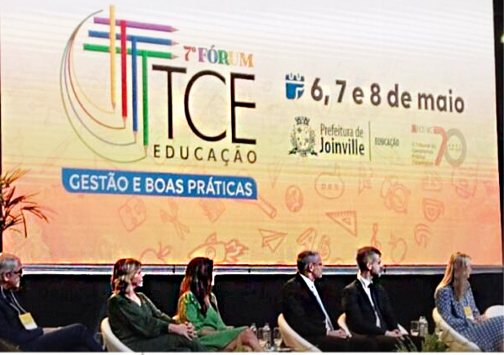 LACERDÓPOLIS PARTICIPA DO 7º FÓRUM TCE EDUCAÇÃO EM JOINVILLE