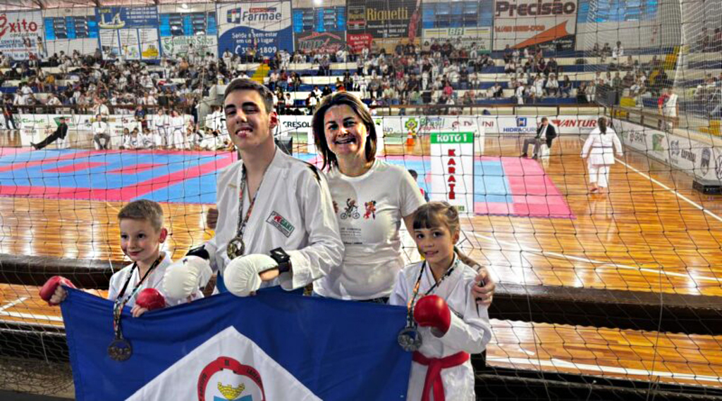 LACERDÓPOLIS CONQUISTA MEDALHAS NA 1ª ETAPA DO ESTADUAL DE KARATÊ INTERESTILOS
