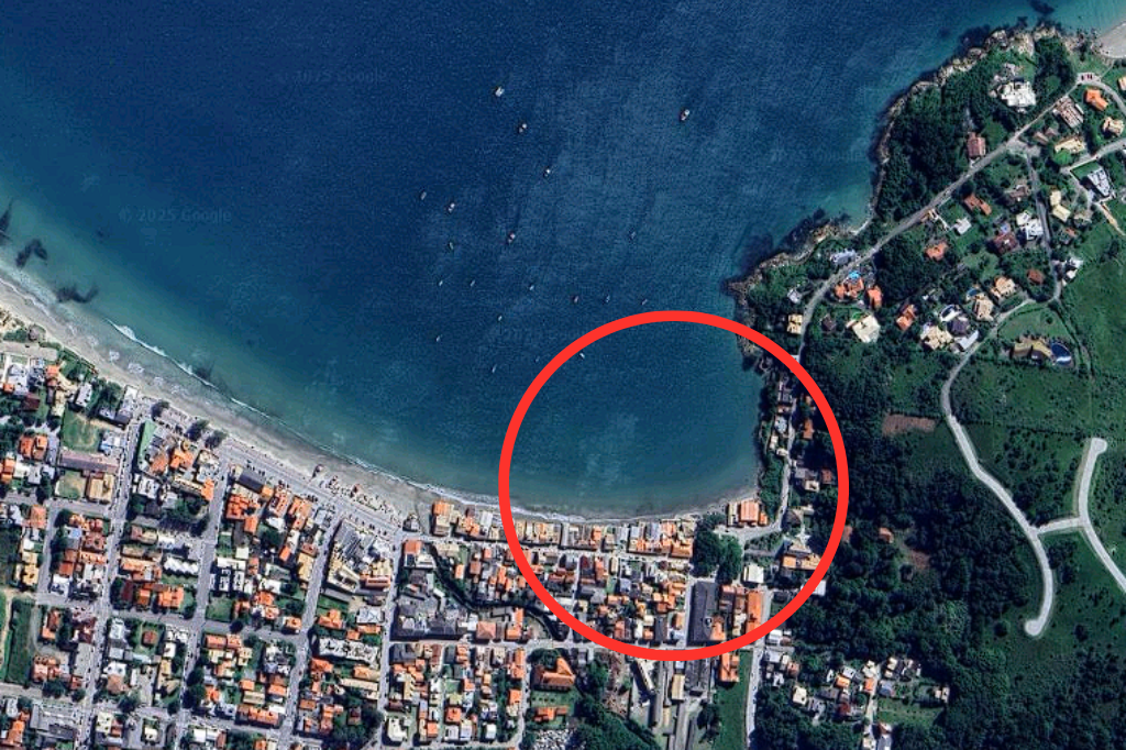 Foto: Google Maps - Análise do IMA aponta ponto impróprio para banho na Praia Central de Garopaba