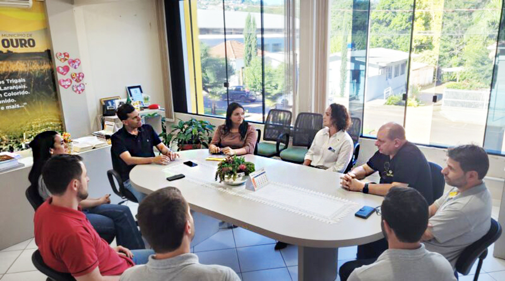 Prefeitura de Ouro e da CDL debatem ações importantes para o desenvolvimento econômico local