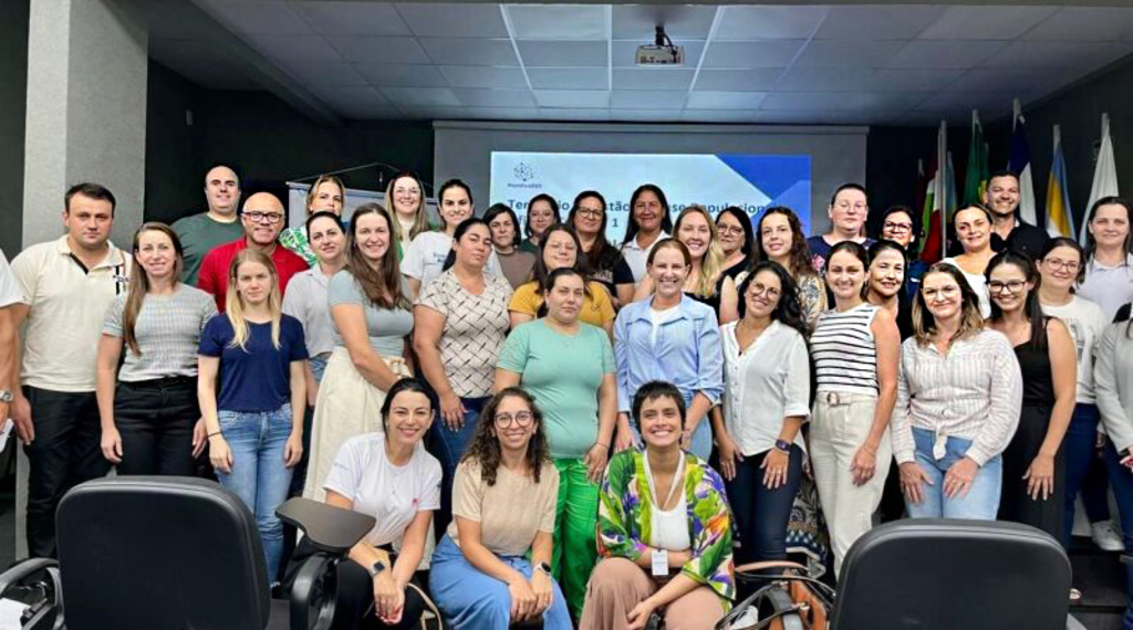 Profissionais de Campos Novos participam de capacitação do PlanificaSUS na AMPLASC