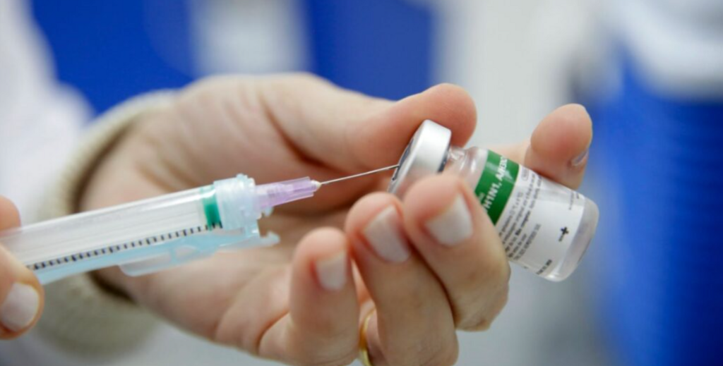 UBSs abrem aos sábados em maio para reforçar vacinação contra a gripe