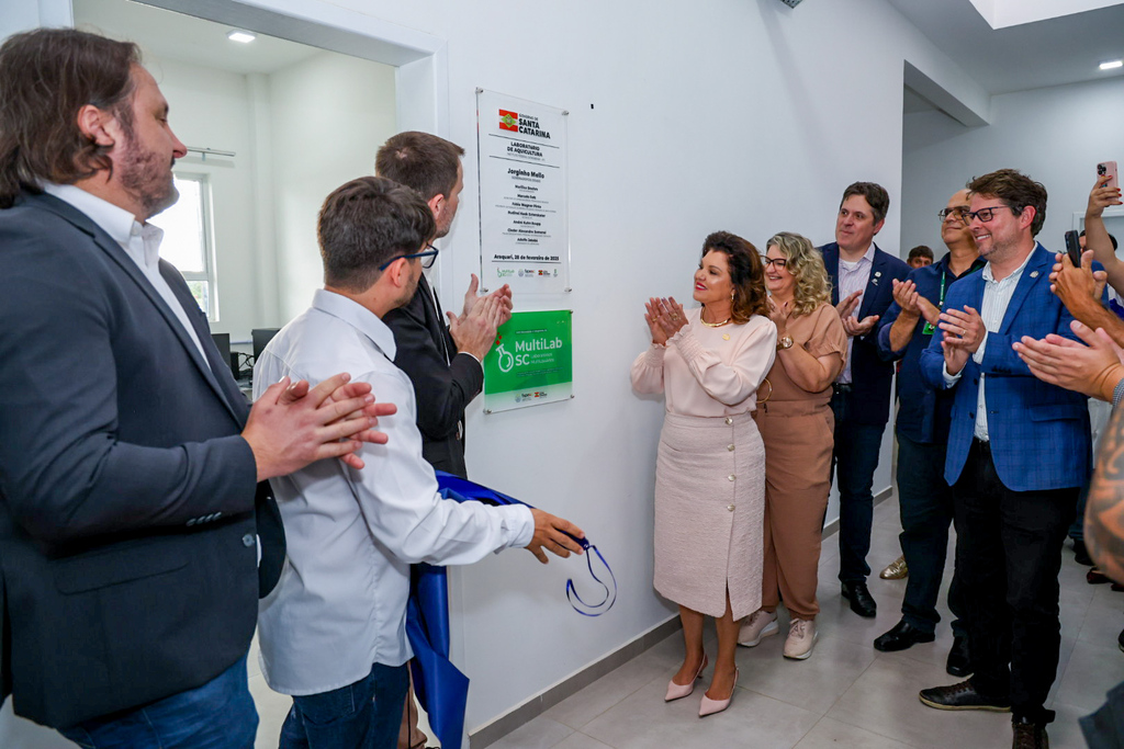 Governadora em exercício inaugura laboratórios avançados em Joinville e São Francisco do Sul