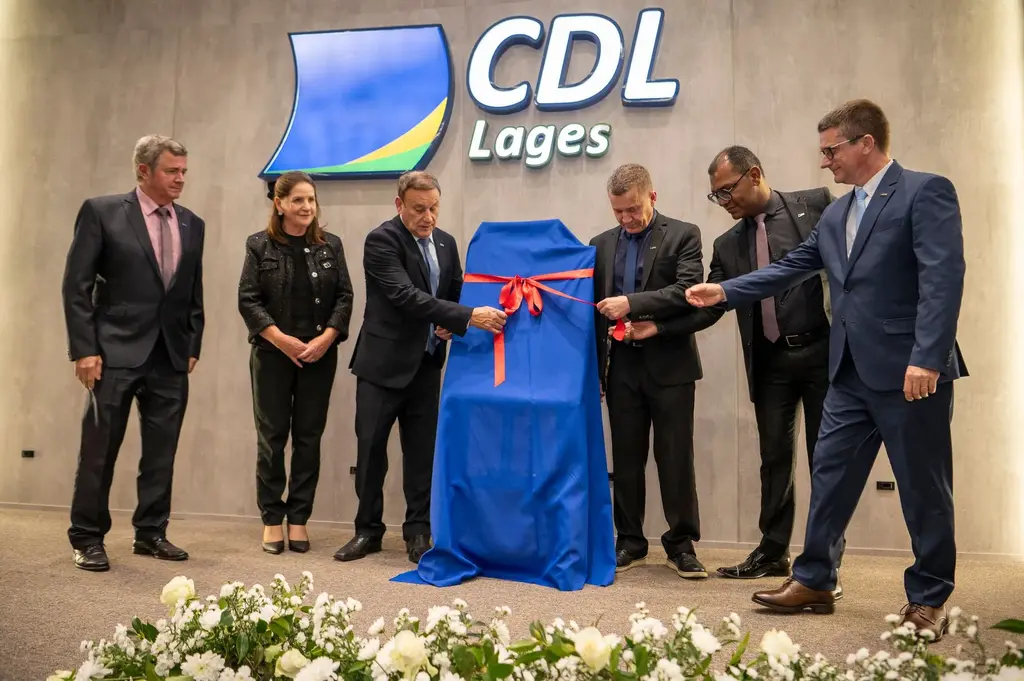 Reinauguração da sede istrativa e cerimônia de posse da diretoria marca nova era na CDL Lages