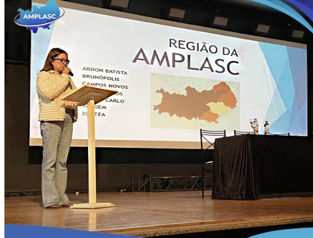 AMPLASC participa do Seminário Inter-regional do Plano Nacional de Educação em Lages