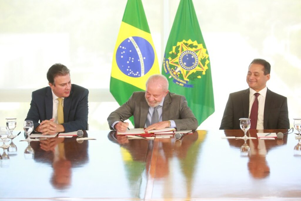 Assinado decreto que institui a Nova Política de EaD