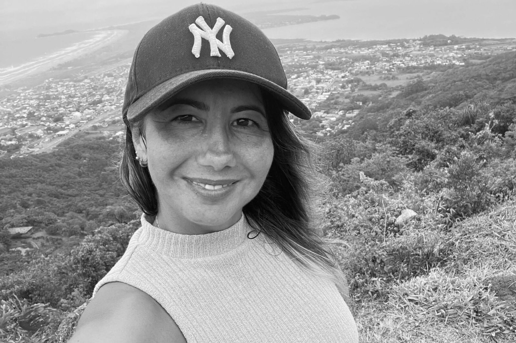 Imagem reprodução redes sociais - Ciclista morre após ser atingida por carro na BR-101, em Imbituba; vítima será velada em Garopaba