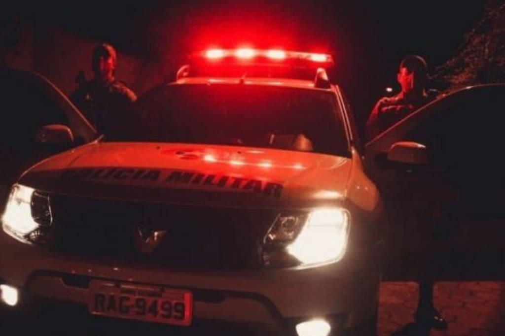 Imagem reprodução - Homem é preso por tráfico de drogas em cumprimento de mandado no bairro São Tomaz, em Imbituba