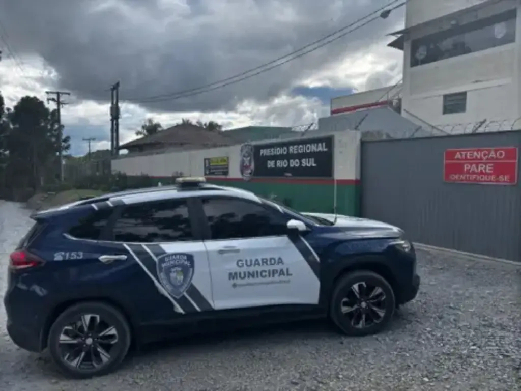 Guarda Municipal cumpre mandado de prisão por pensão alimentícia em Rio do Sul