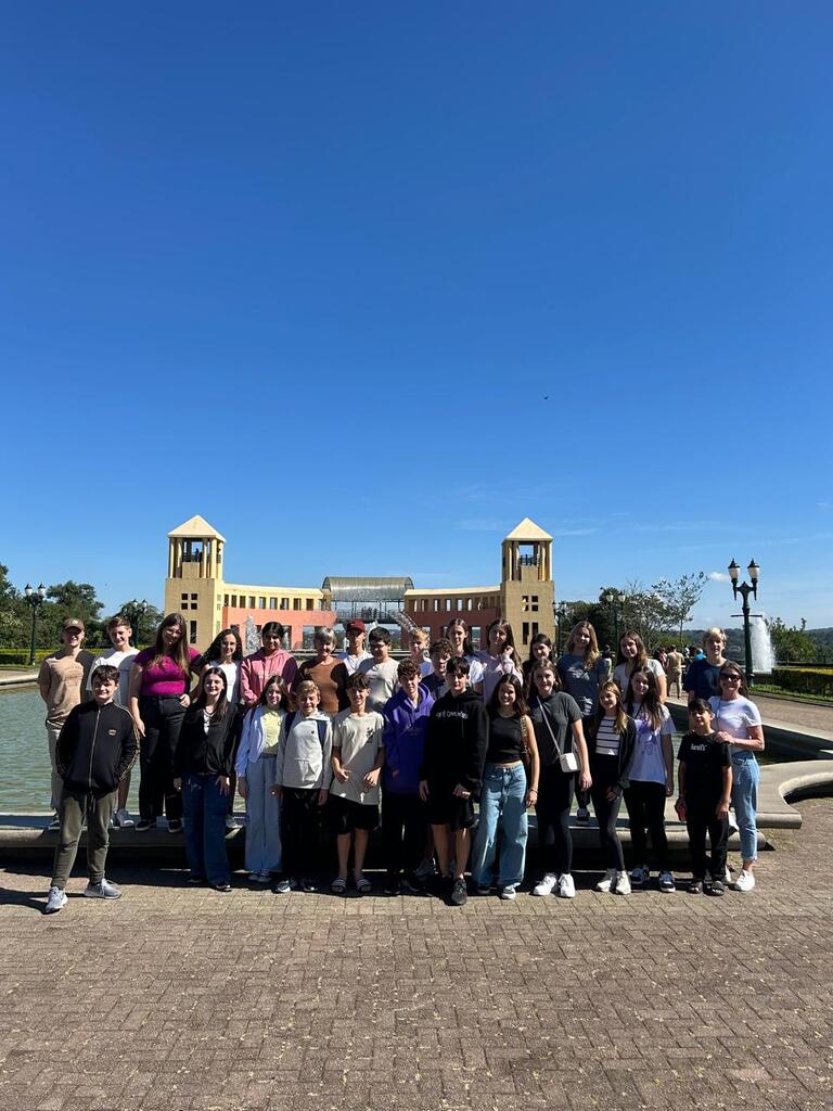 Alunos do SAFA de Itapiranga realizam viagem de estudos no Paraná