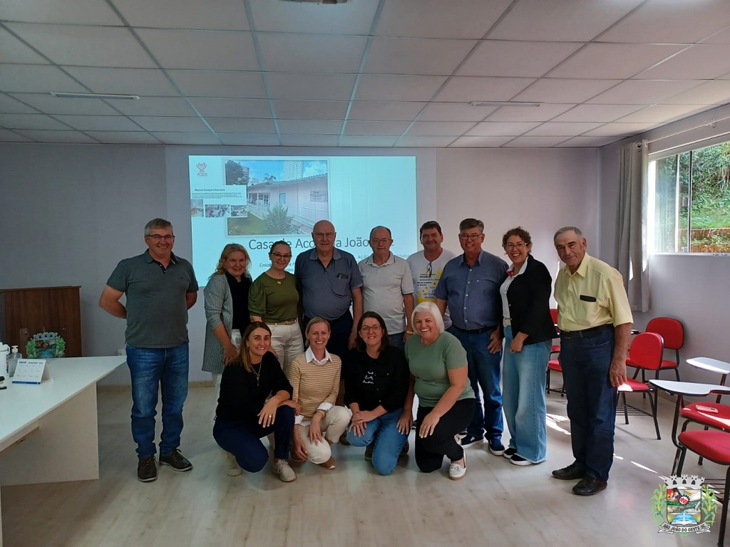 São João do Oeste recebe representantes da Casa de Acolhida João Piltz de Chapecó