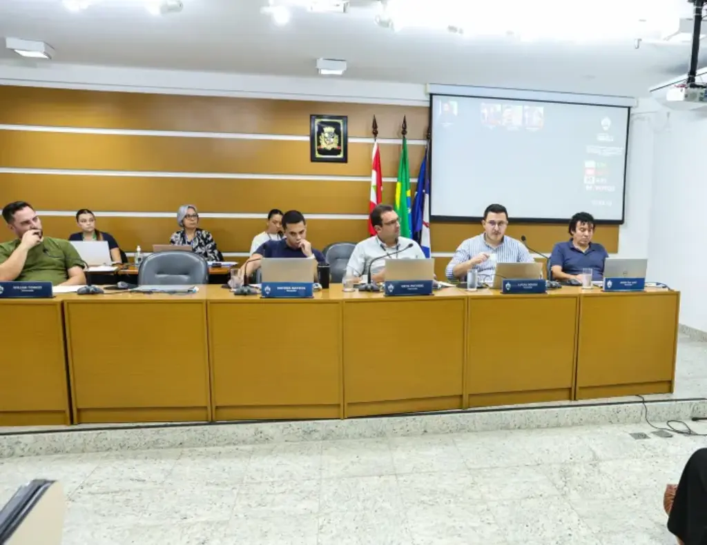 Prefeitura amplia lei que premia educadores com base no desempenho escolar