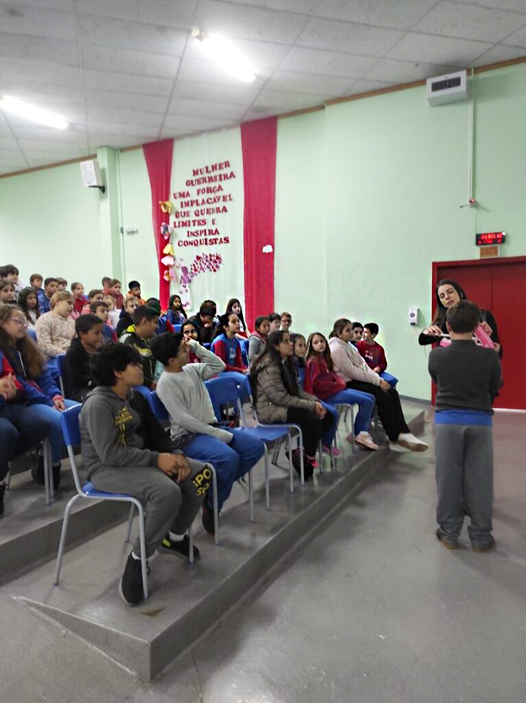 SAÚDE DESENVOLVE ATIVIDADE EDUCATIVA SOBRE SAÚDE BUCAL