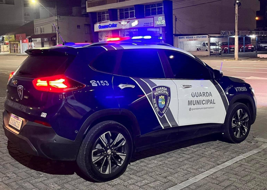 Motociclista é detido por direção perigosa e desobediência em Rio do Sul