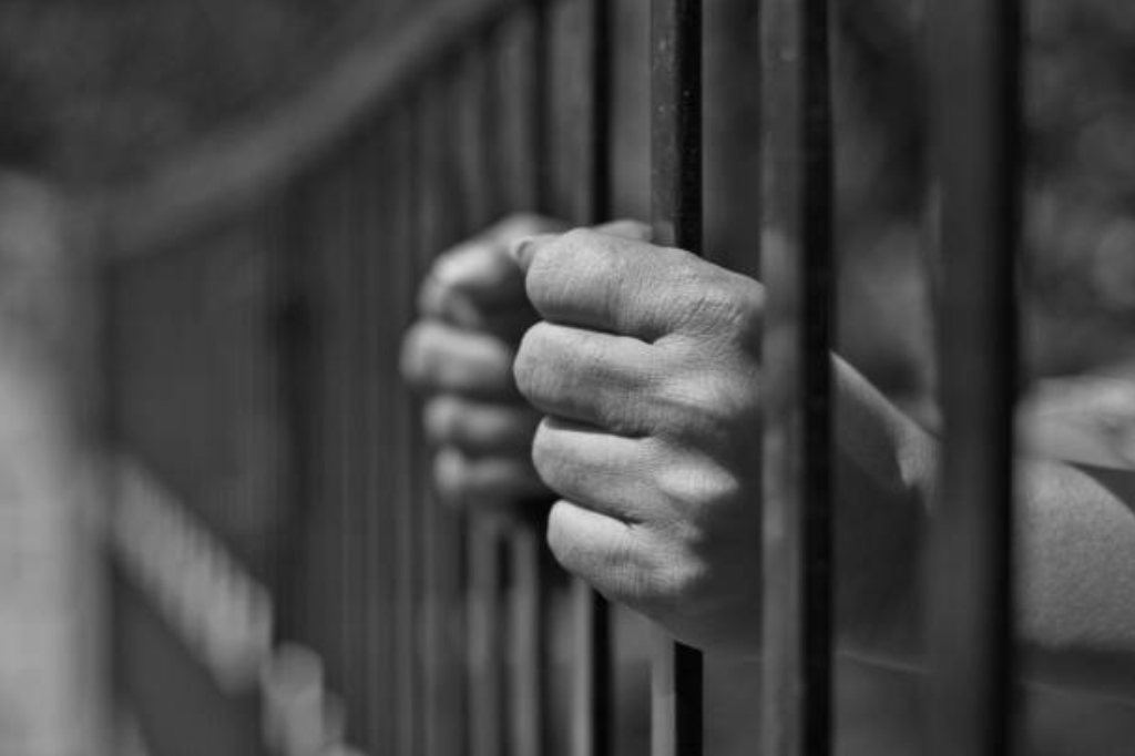 Imagem iStock - Homem acusado de tentativa de homicídio no Paraná é preso em Imbituba