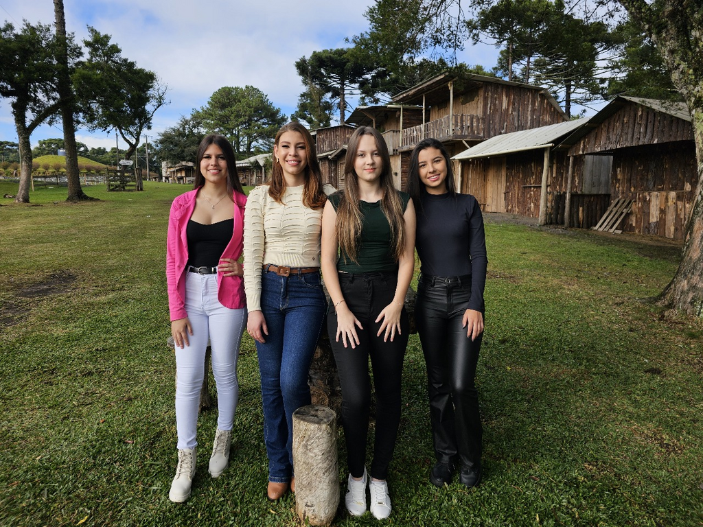 Candidatas à Realeza da 40ª Mostra do Campo São Apresentadas à Comunidade