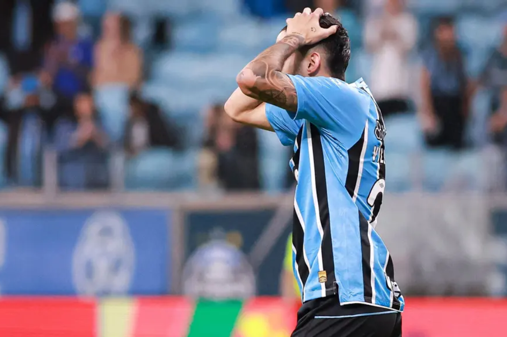Foto: Maxi Franzoi/AGIF - Grêmio empata com CSA e dá adeus à Copa do Brasil após gol anulado nos acréscimos