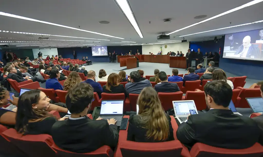 STF torna mais 10 réus pela trama golpista