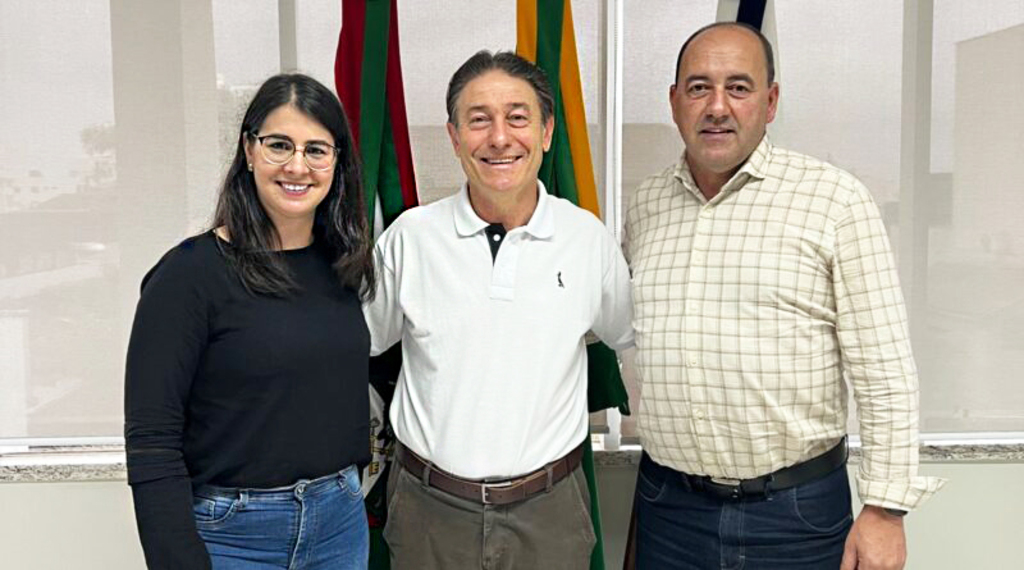 Novo pároco Miguel Longui é recebido pela administração municipal de Campos Novos