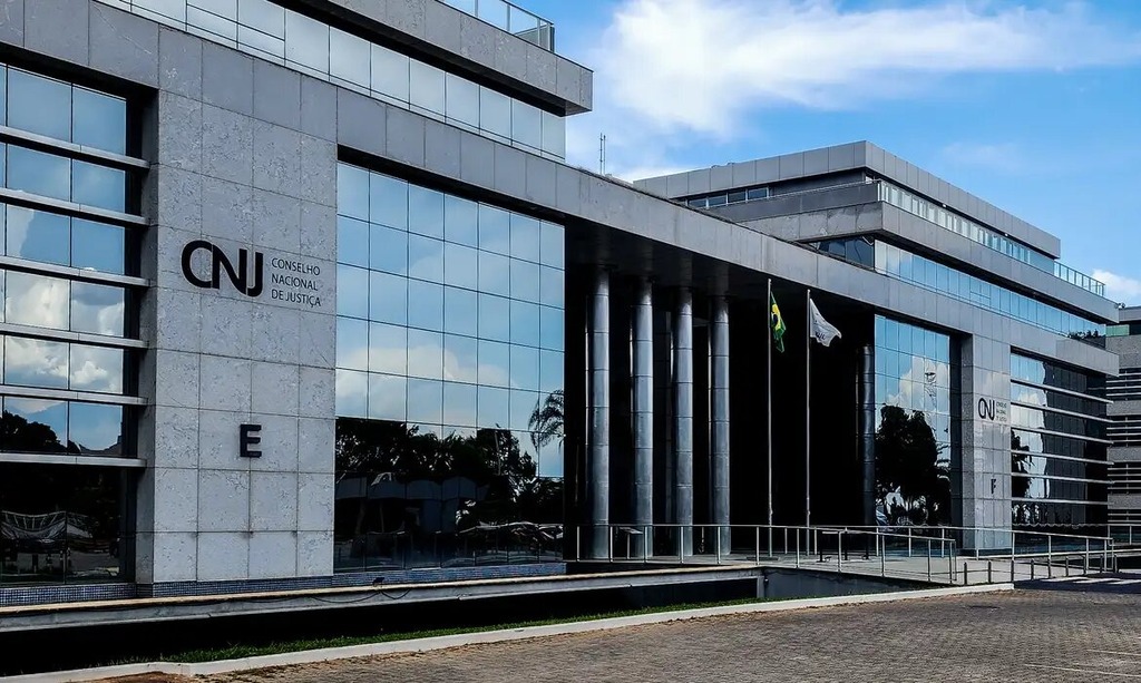 CNJ restringe benefícios retroativos a juízes e servidores