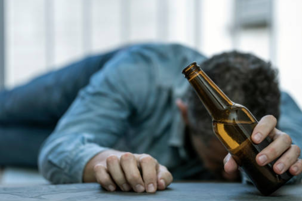 Imagem iStock - Homem alcoolizado é preso por estupro após dar entrada no hospital em Imbituba