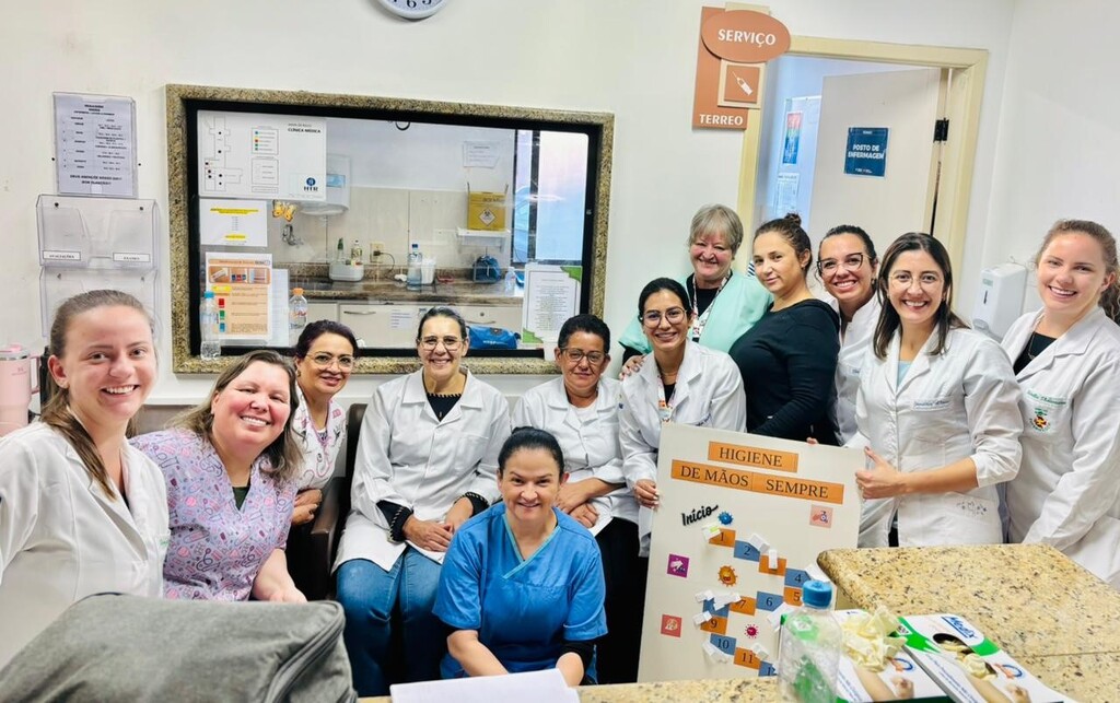 Hospital e Maternidade Tereza Ramos reforça campanha de higiene das mãos durante o mês de maio em Lages